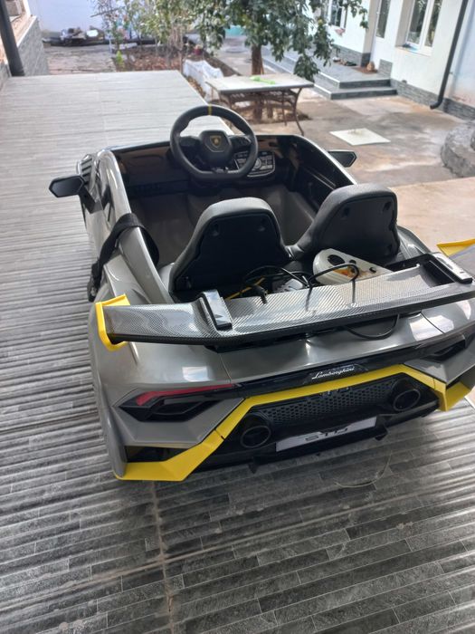 Продаётся детский автомобиль