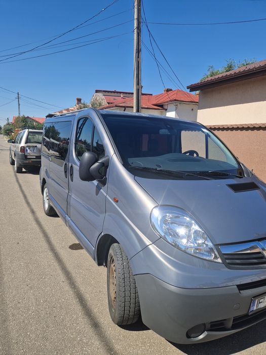 Opel vivaro 8+1 manual