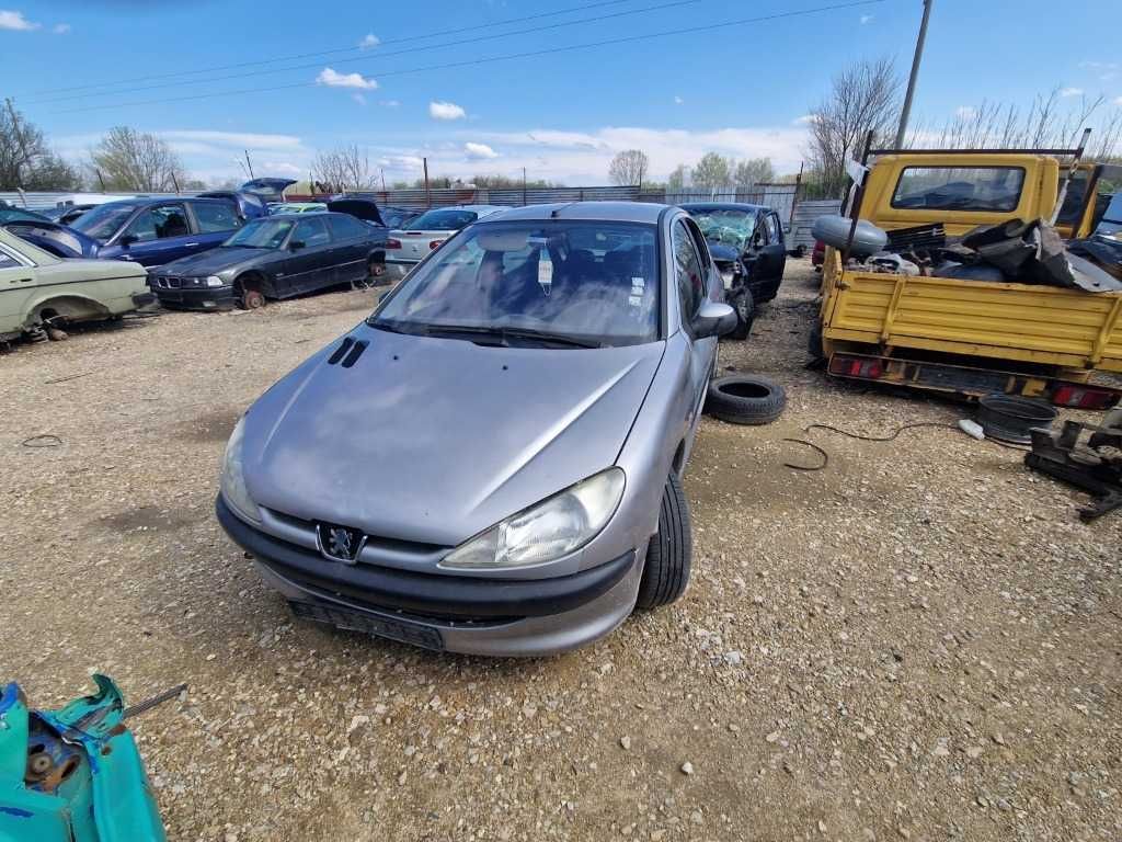 Peugeot 206 1.9д  за части