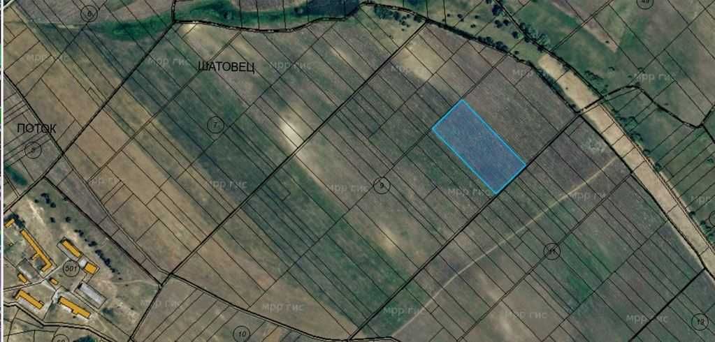 Предлагам обработваема земеделска земя в с. Садовик, област Перник