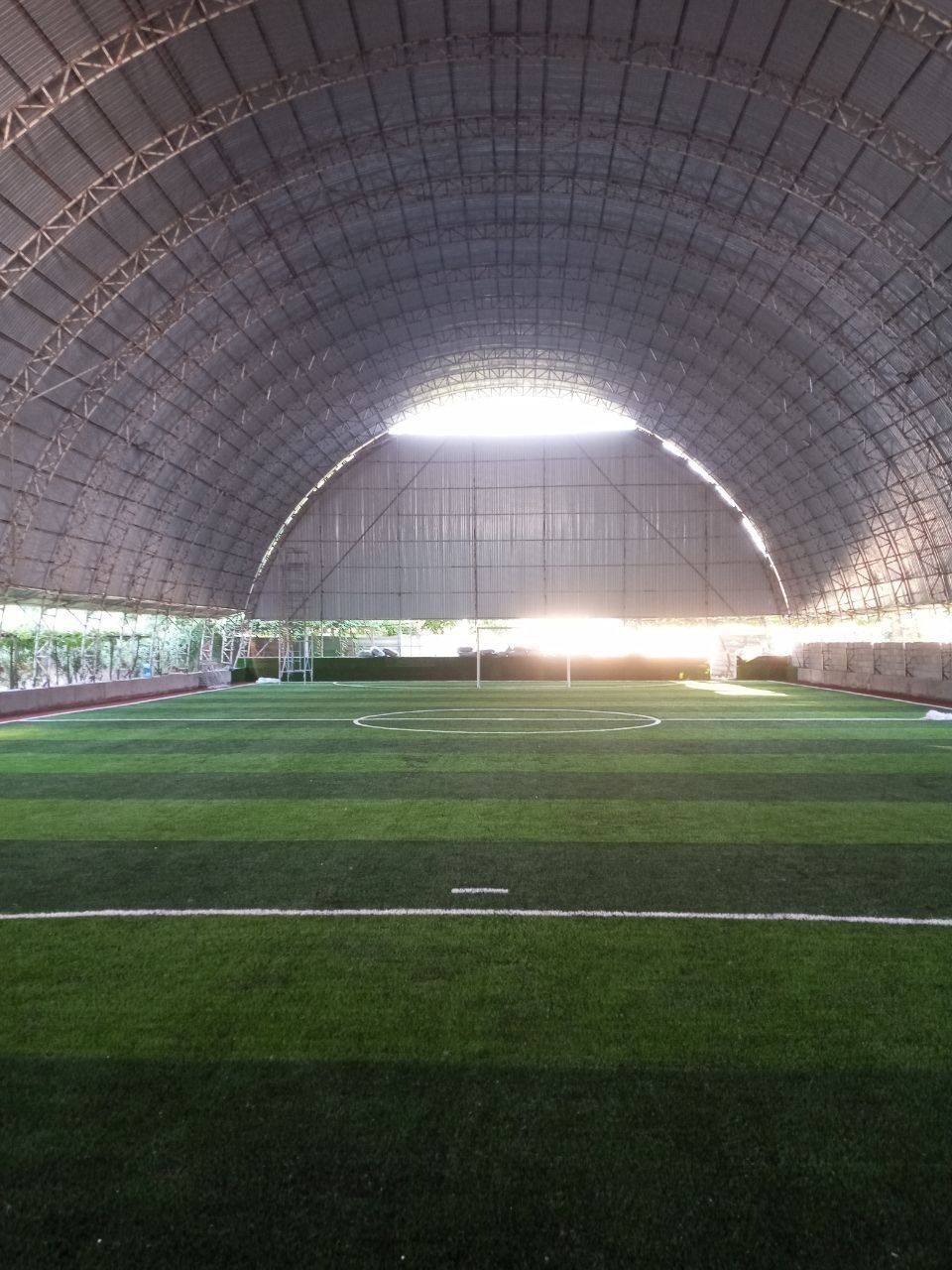 Stadion arkali tomlar va toyhonlardi Molxonalarni tomini yopamiz