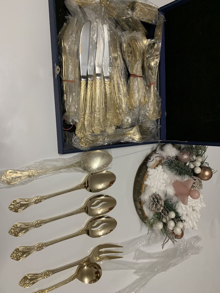 Set tacamuri aurite 12 persoane 84 piese
