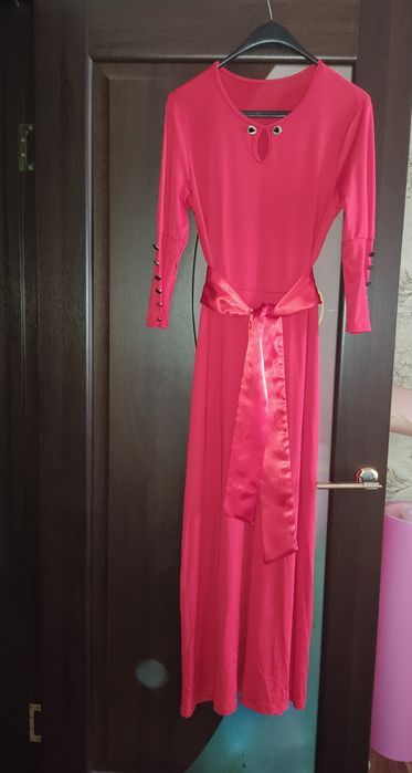 Продам платья в пол