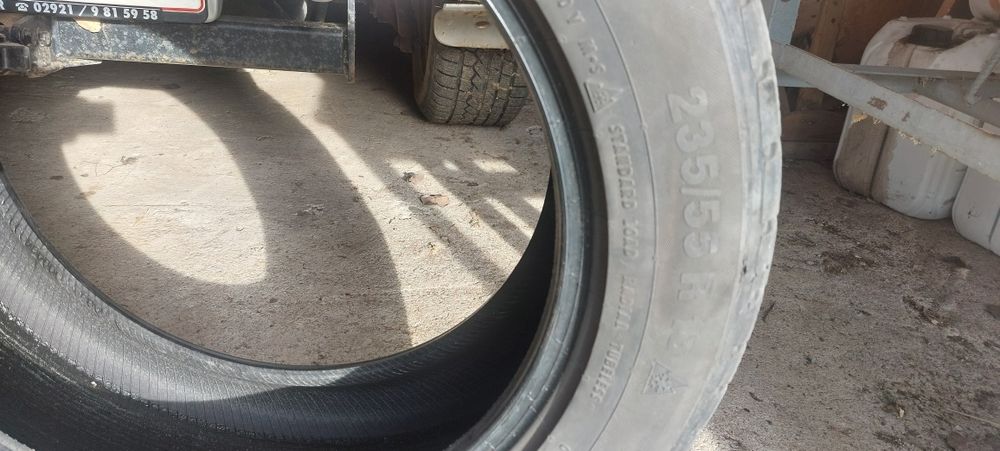 Vând anvelope Iarna Continental 235/55 R18