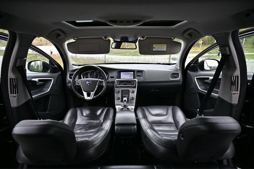 Volvo V60 Plug In Hibrid  2013 D6 4X4  - webasto / distronic etc