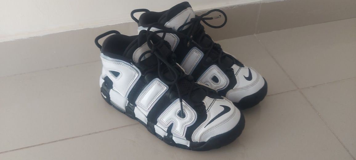 Pantofi sport Nike Uptempo marime 38.5