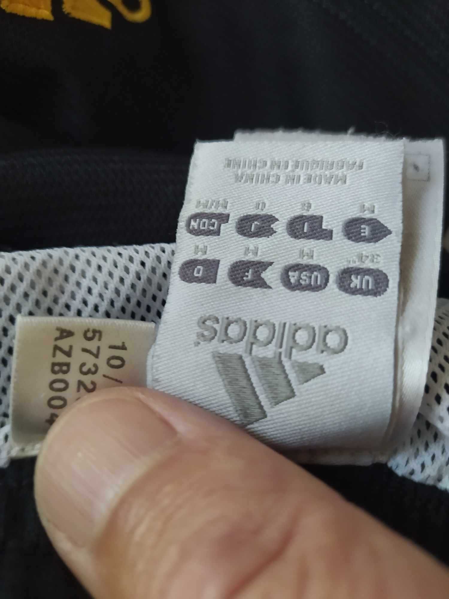 Спортни къси панталони и тениски Adidas, Asics
