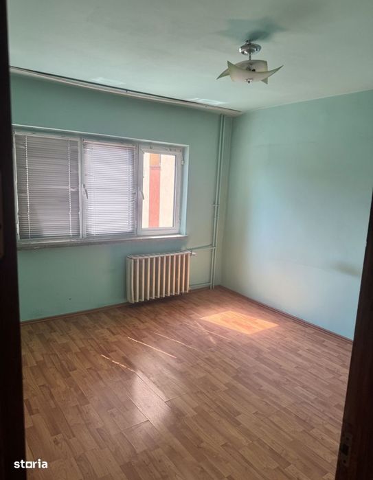 Apartament decomandat în Sărari, bloc 1987, et 3/4