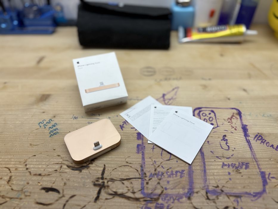 iPhone Lightning Dock (gold) 100% original
