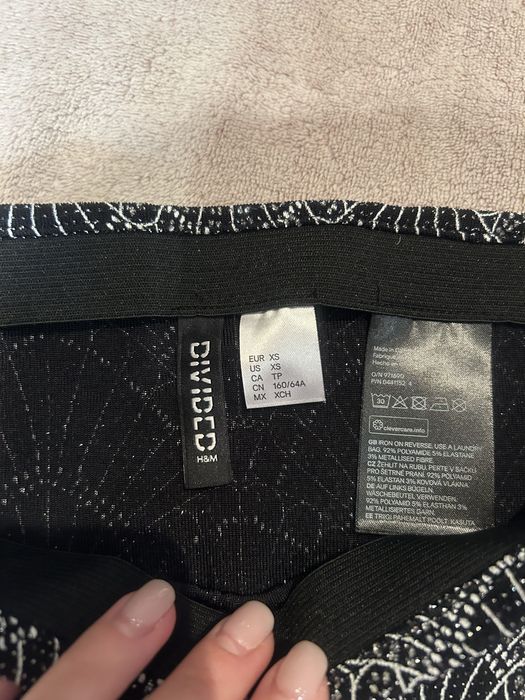 Разкошна черно-сребриста пола