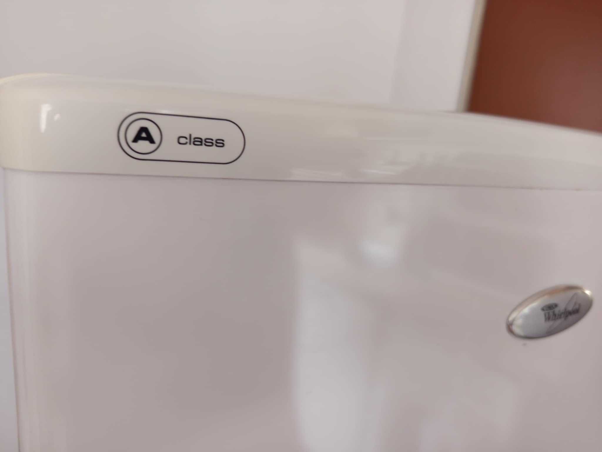Хладилник Whirlpool с горна камера