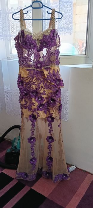 Vand rochie de seara