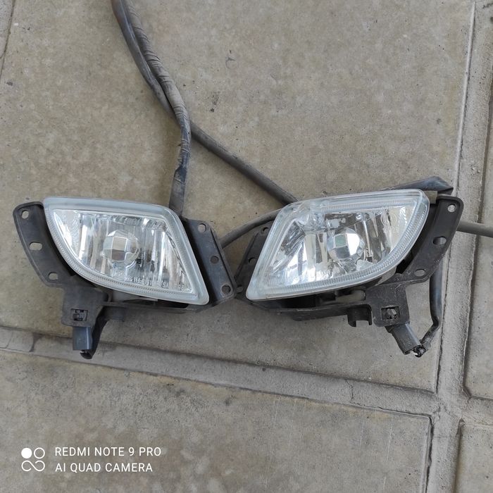 Продам противотуманные фары на Мазда 626 птичка рестайлинг