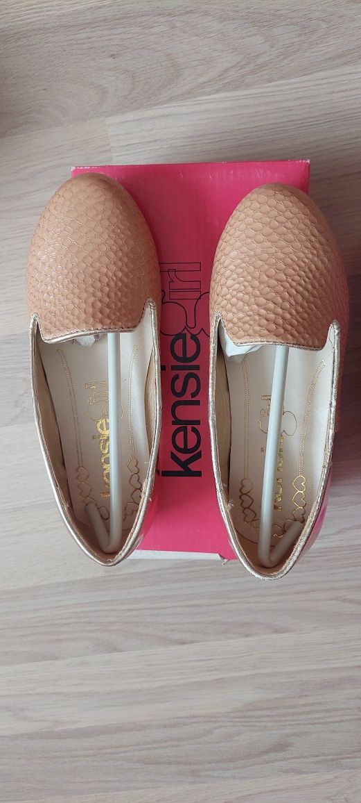 Sam Edelman, Bumbums, LCW Waikiki, HM, Disney Reserved