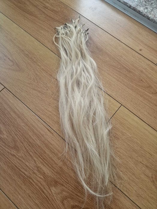 Продавам кератинови кичуви в платинено русо и кафяво