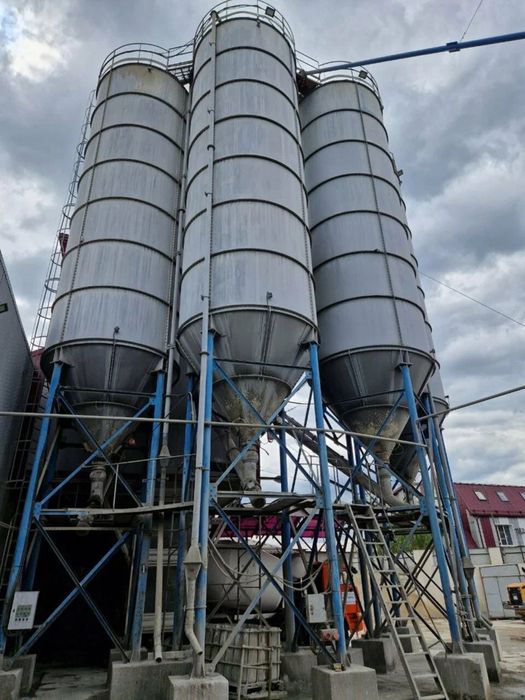 Емкость Цистерна Цемент Бункер 90тонн сотилади