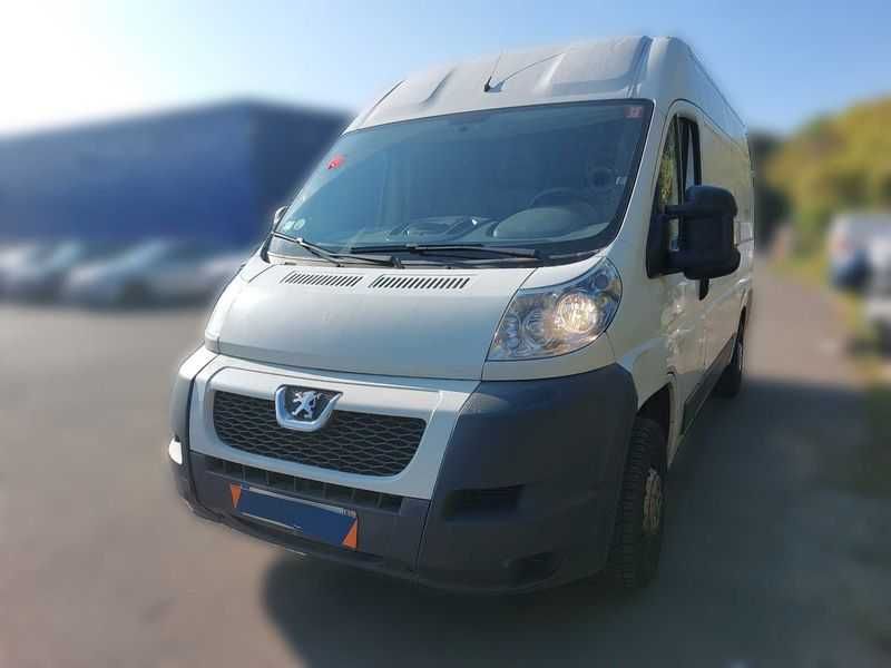 Peugeot Boxer товарен под наем – цяла страна