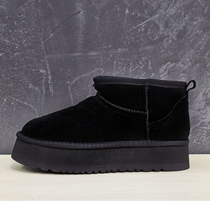 Ugg mini platform black