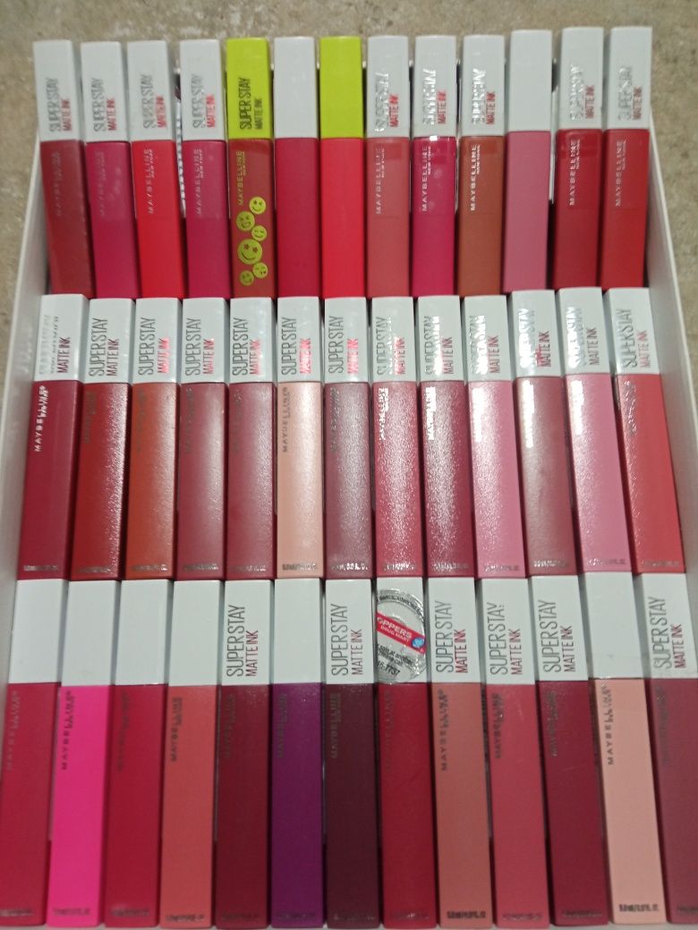 ruj Maybelline rezistent