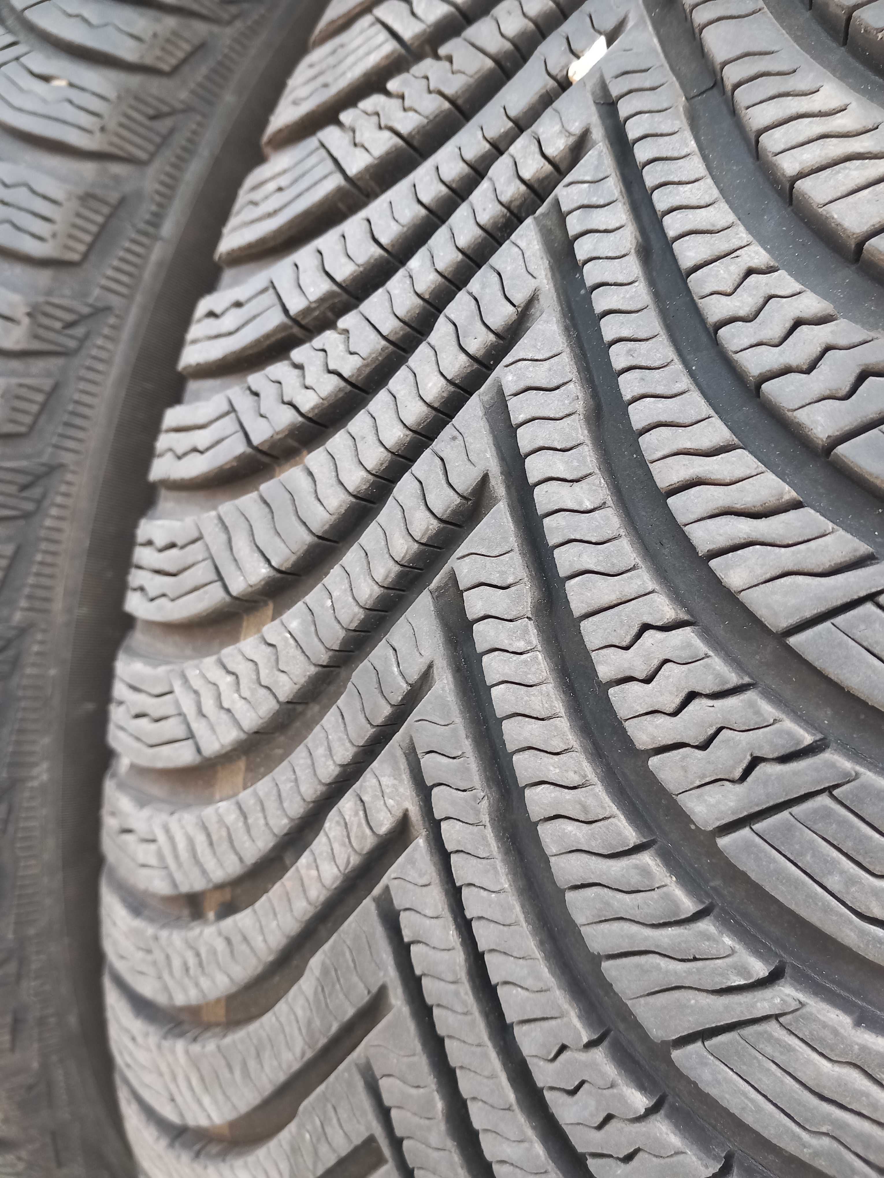 215/65 R17 michelin alpin 5