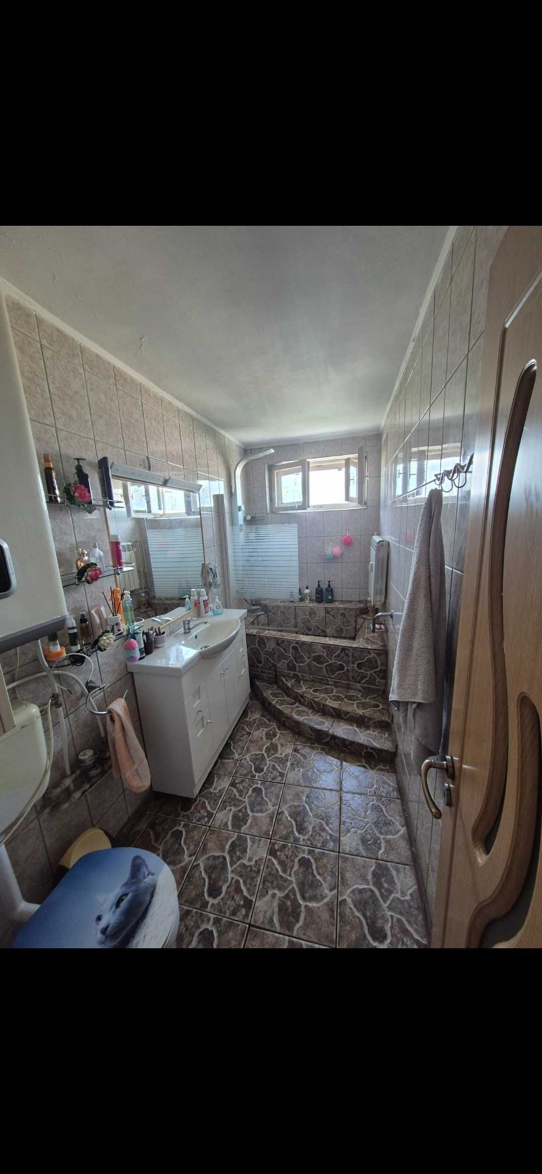 Vânzare apartament 3 camere