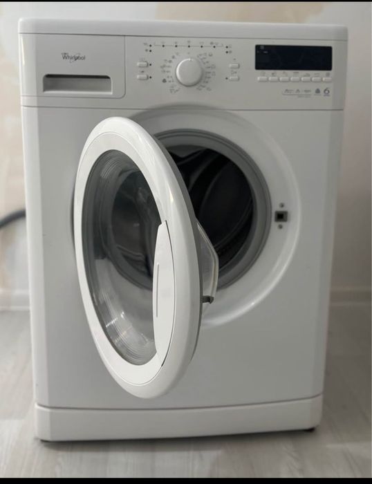 Masina Mașină de spălat Whirlpool 6 kg – stare foarte bună

Vând mașin