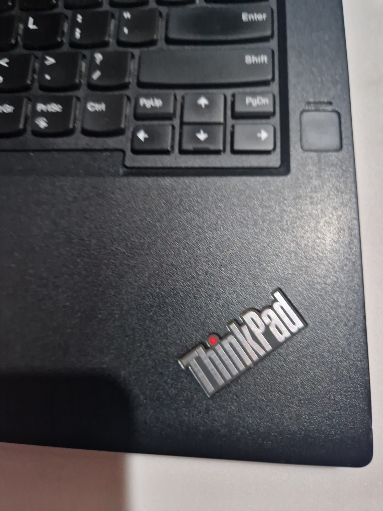 Vând Laptop Lenovo I5, generația 6