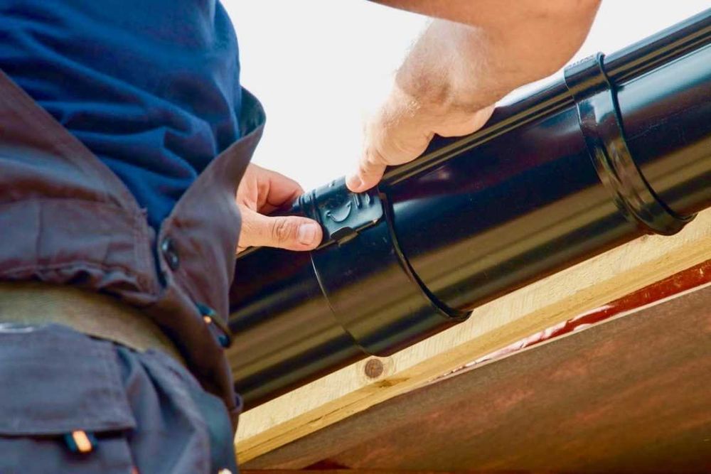 Firma acoperisuri, reparatii si montaj tigla metalica, hidroizolatii