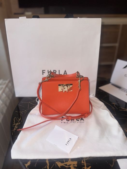 Оригинална оранжева чанта FURLA
