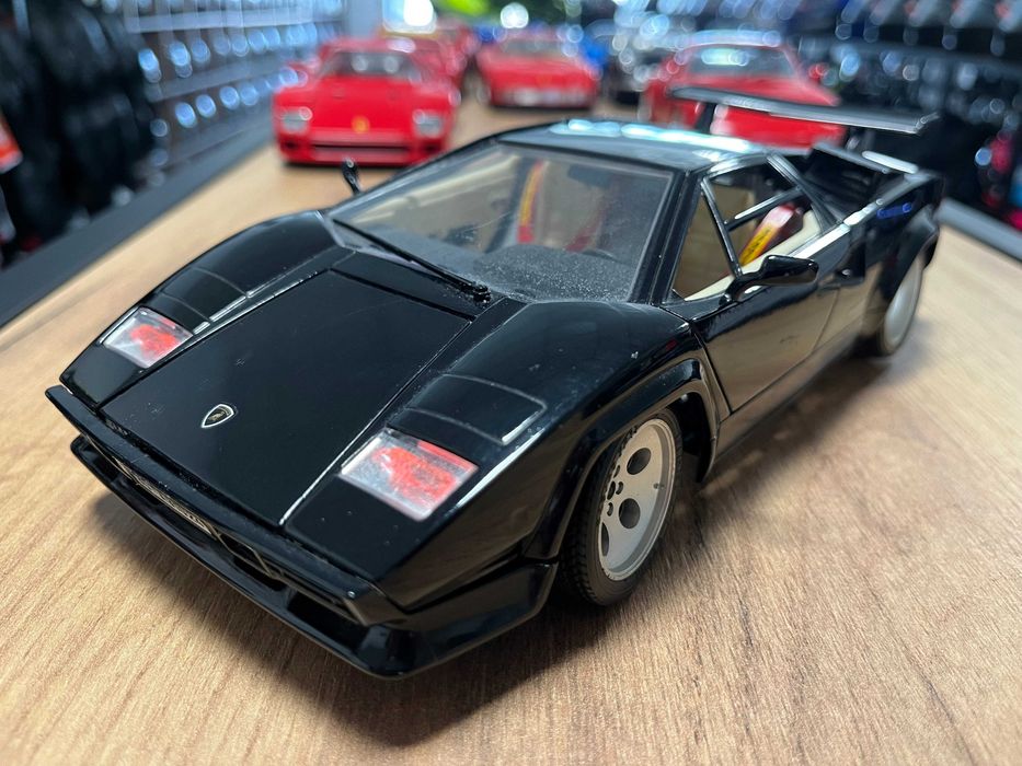 Метална колекционерска колички BBURAGO LAMBORGHINI COUNTACH   1:18