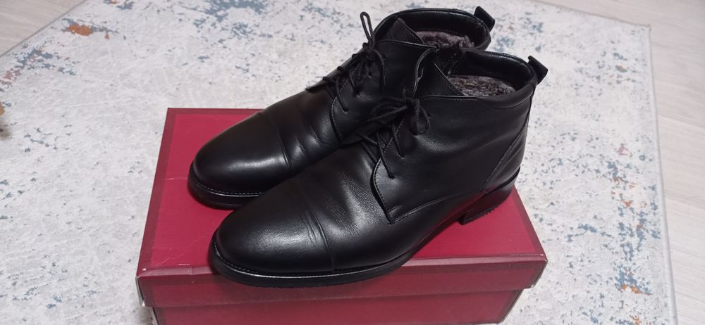 Продам мужской зимний обувь