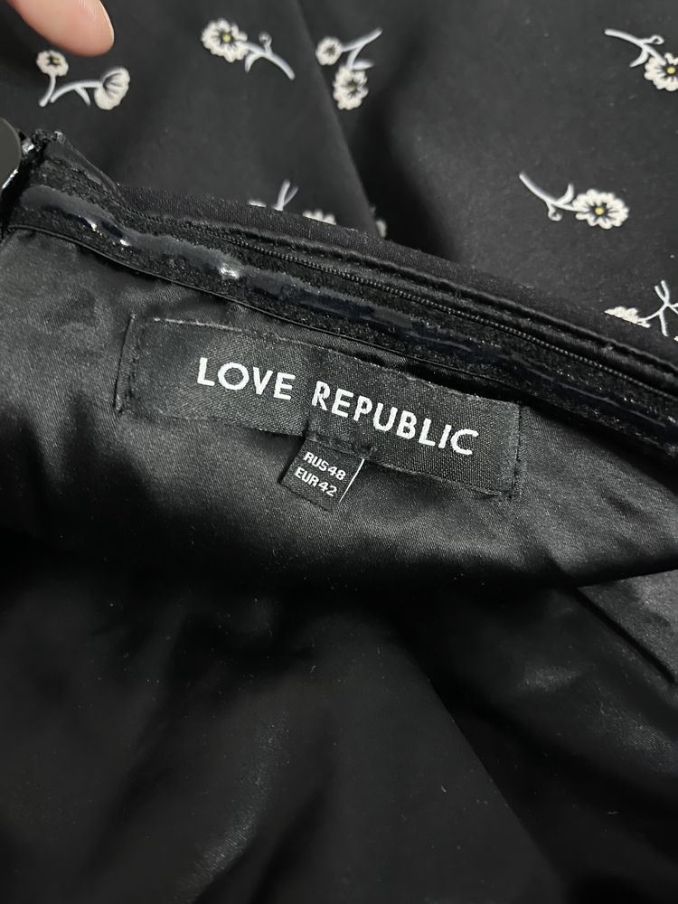 Платье от Love Republic