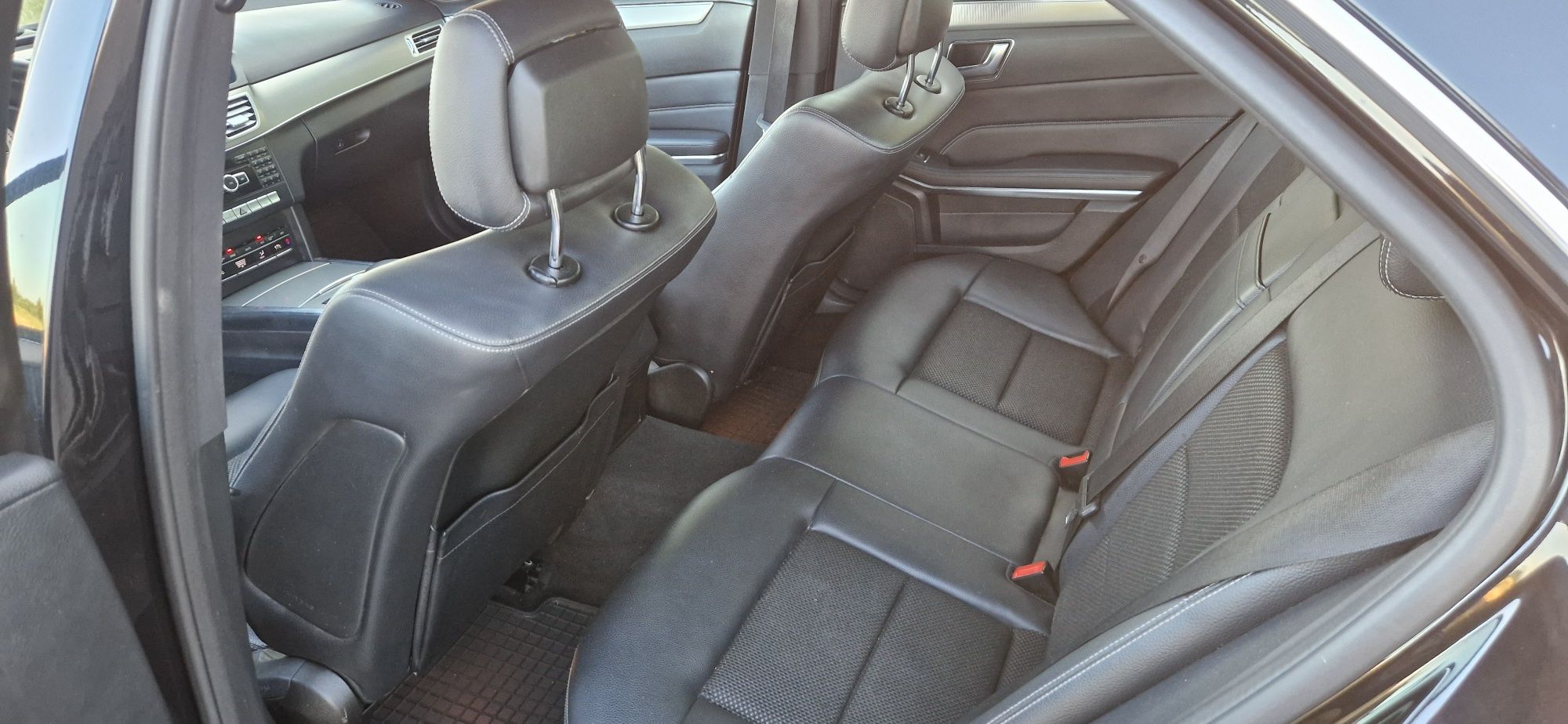 De vânzare Mercedes e 300 hybrid  w212