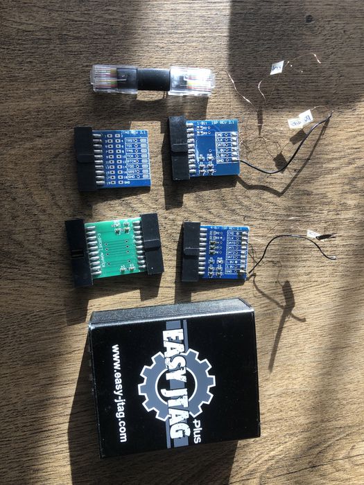 Programator EASY-JTAG Plus cu adaptoare perfect functional, original