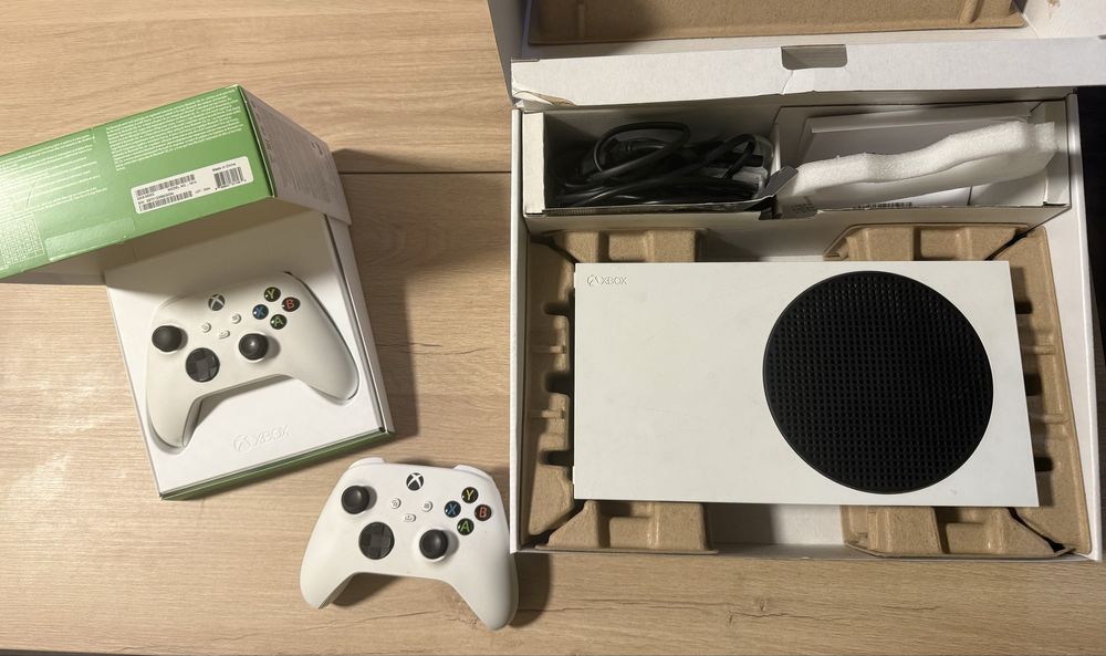 Xbox Series S + Допълнителен джойстик