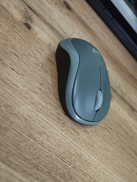 Беспроводная мышка Logitech M185 — почти новая