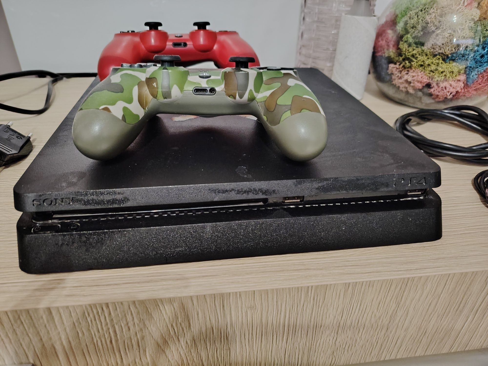 Продавам PlayStation 4