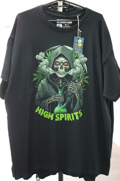 Intră în lumea noastră creativă... cu o doză de magie de Halloween!