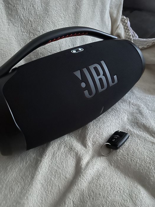 Jbl Boombox 3 nouă pachet complet garanție 2 ani, pret fix 1400 lei!