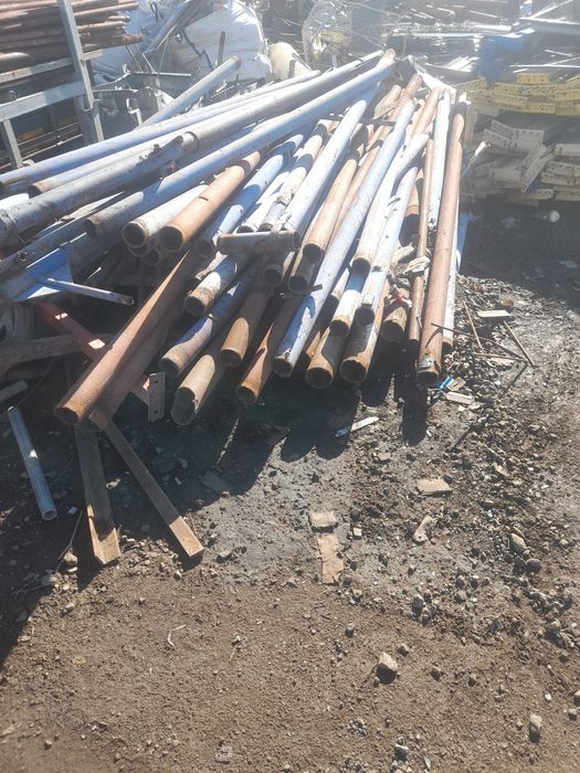 Vând țeavă pentru stâlp de gard din țeavă 89 cu 5 mm 290 metri avem și