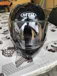 Vând cască moto MTR mărimea L59cm.