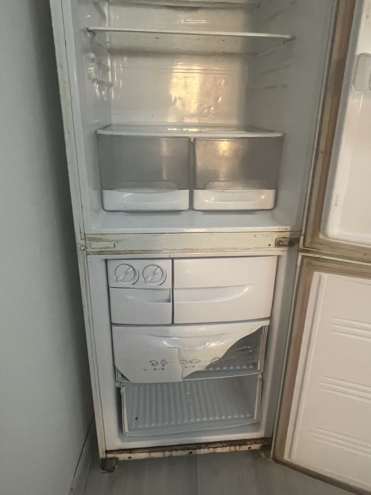 Продам холодильник