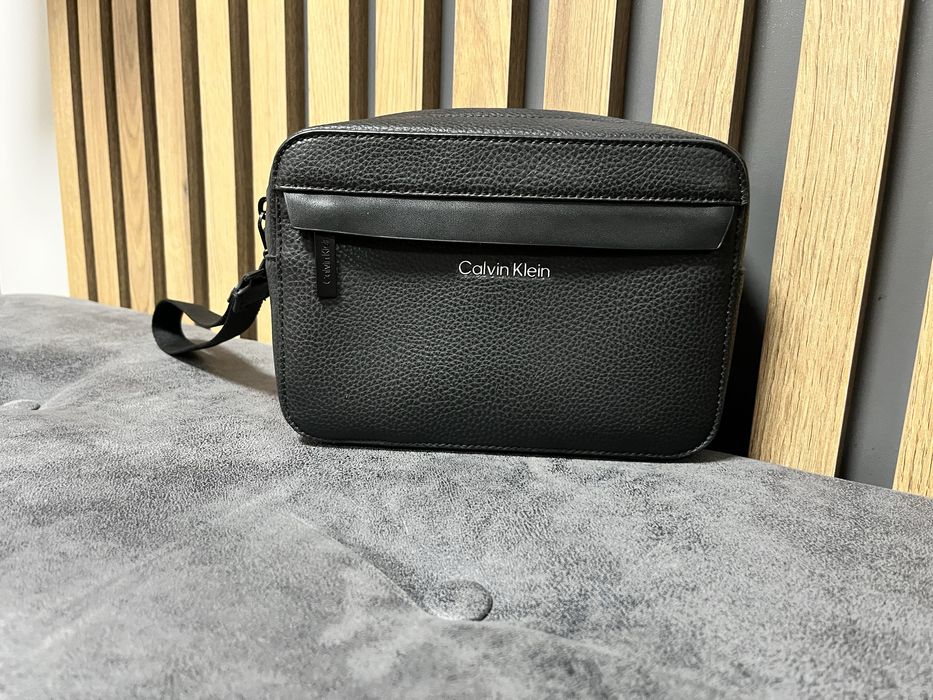 Чантичка (несесер)-Calvin Klein