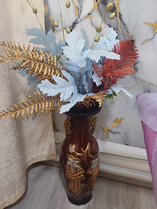 Вазада гул сатылады