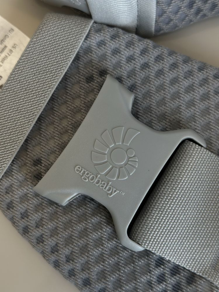 Срочно продам эргорюкзак Ergobaby omni breeze