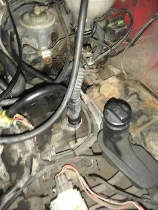 Продавам двигател със скорости 1 9 тд ааз