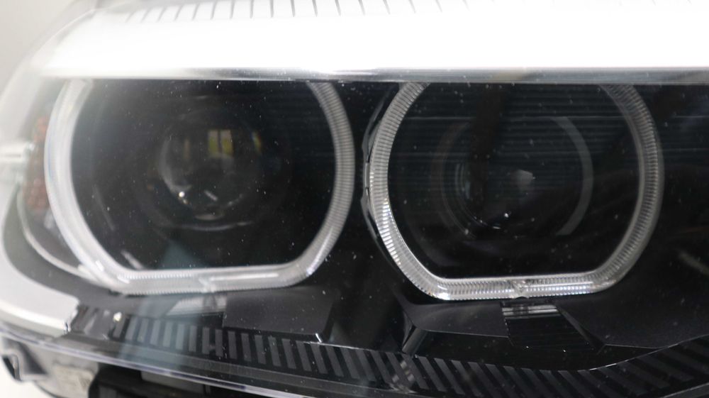 Десен фар БМВ Г30 BMW G30 LED със завиване