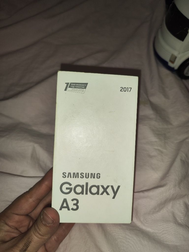 Samsung A3 qora   xolati yaxshi