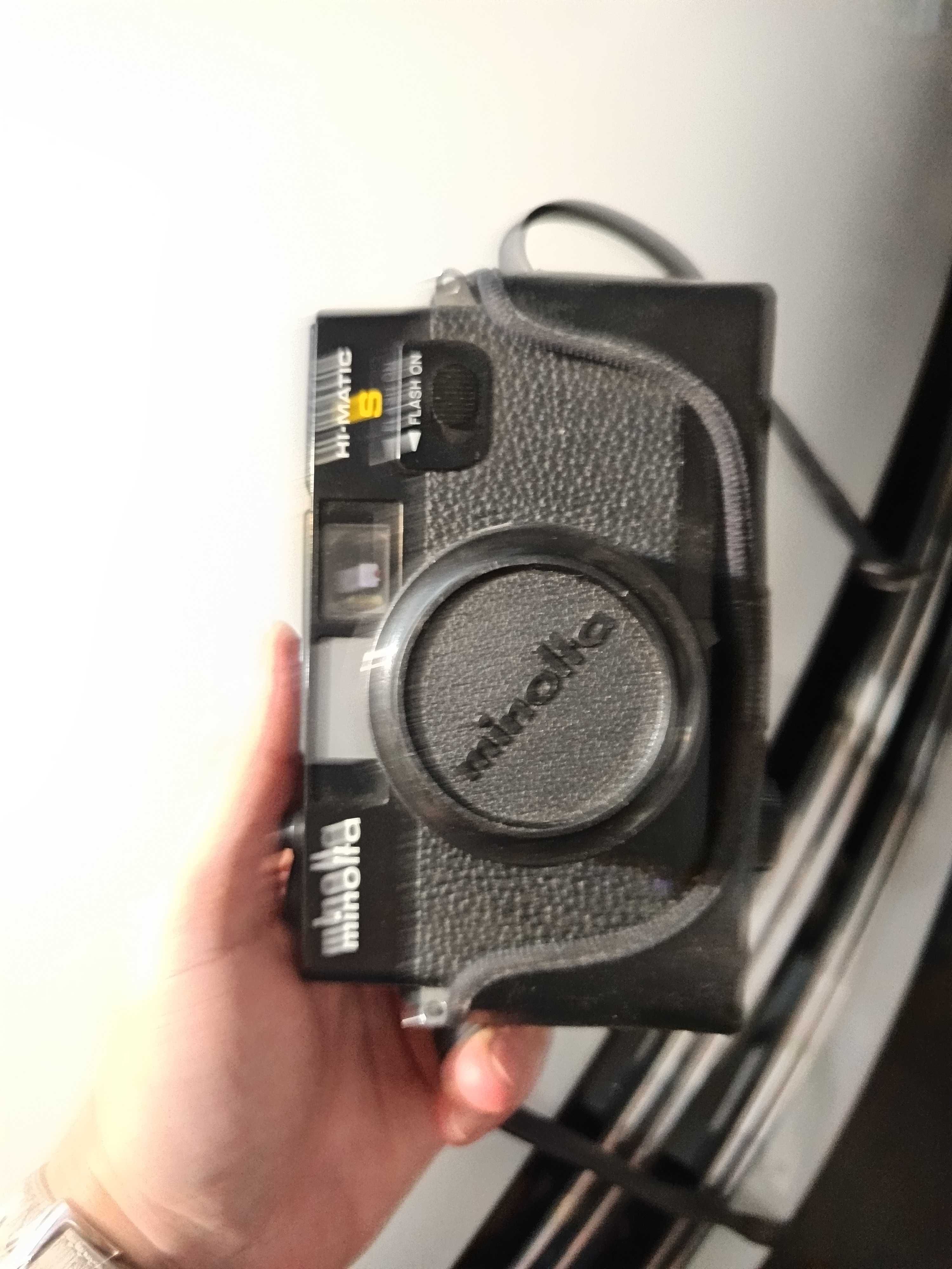 Продавам стар фотоапарат Minilta