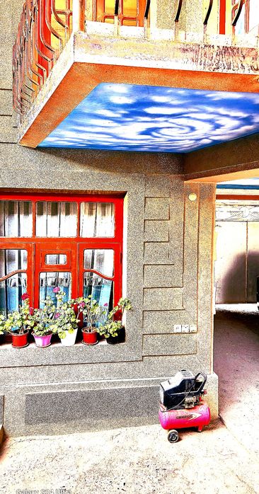 Янги  Тошкент майдонида.  Ер нархида.  Ховли уй жой 11 хонали 8 сотокл